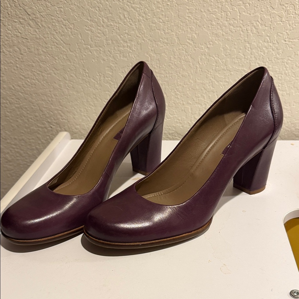 Ecco Women's Chic Purple Heels